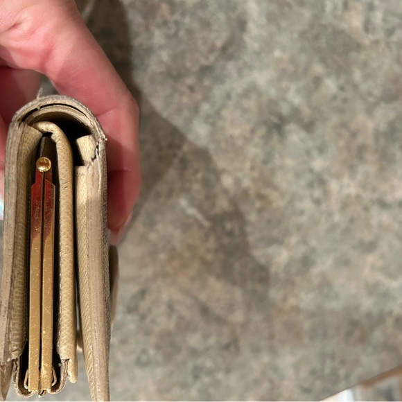 Louis Vuitton wallet - Picture 10 of 11